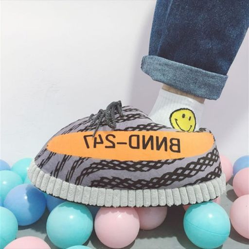 Oversized yeezy outlet slippers