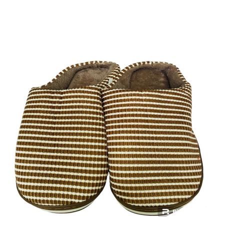 Pantuflas Para Dama y Caballeros Modelo Klulineal Pantuflas Para Caballero Modelo Klulineal Marrón Talla 25