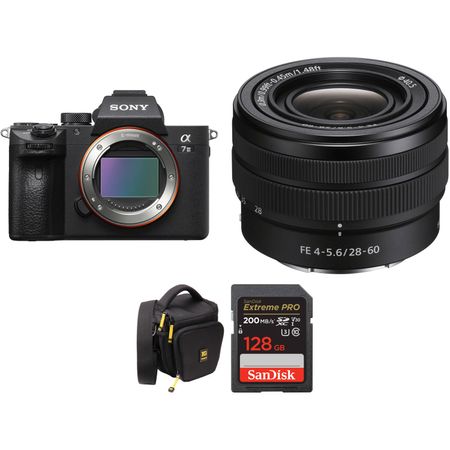 Cámara Mirrorless Sony A7 Iii con Lente de 28 60Mm y Kit de Accesorios