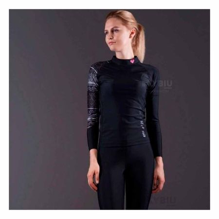 Polera Nailon Mujer de Color Negro