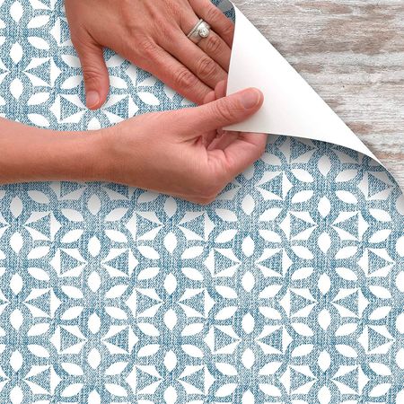 Cobertor Creativo Auto Adhesivo Contact Denim Flores Azules 45 x 270 cm