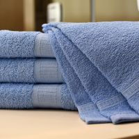 Toalla de Baño 140 x 70 Multitoallas Celeste de 400 Gr