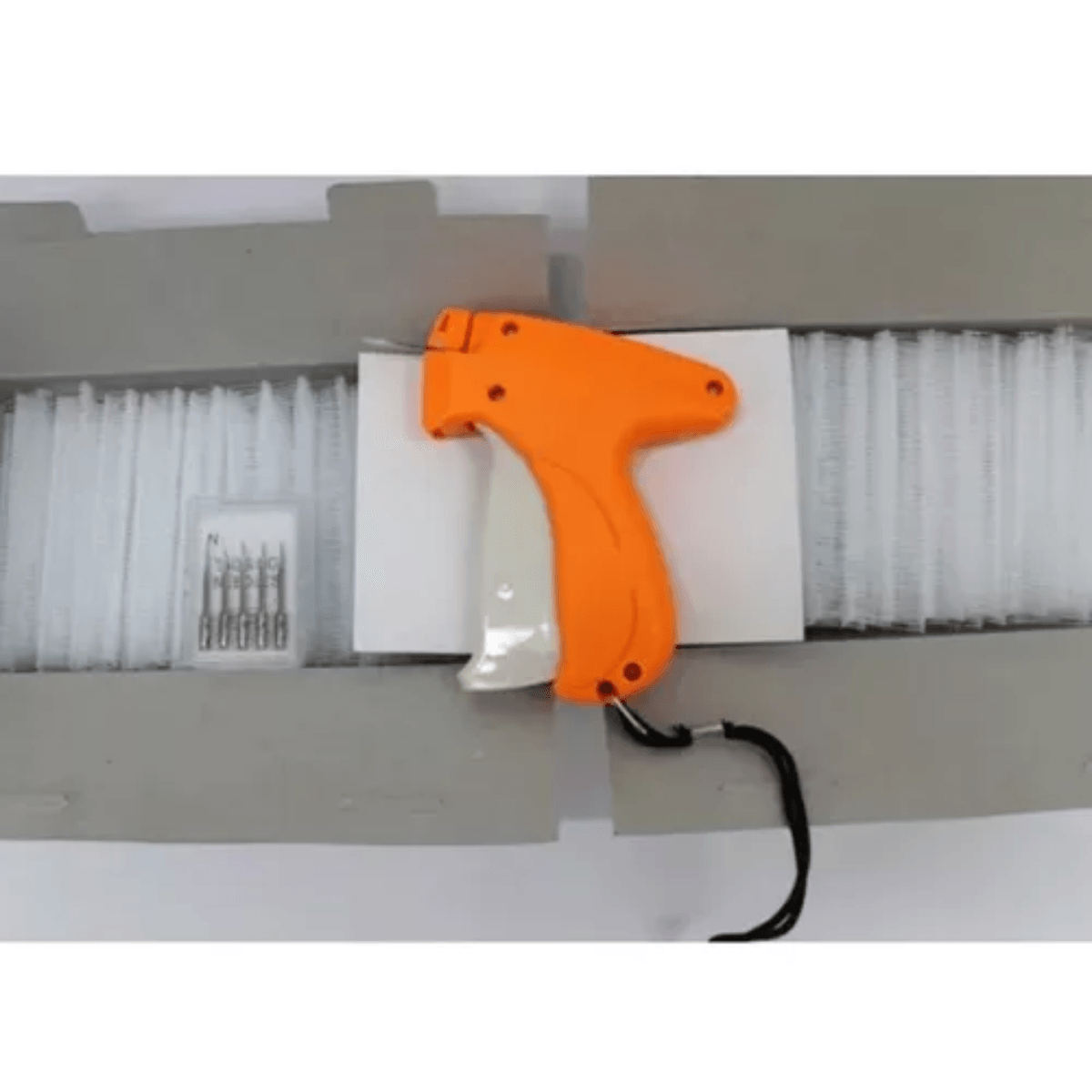 Pistola Etiquetadora Más 10,000 Precintos de 25mm Más 5 Agujas de Repuesto Kit