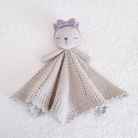 Manta de Apego Muñeco de Compañía para Bebés BE CRAFTY Gatita Melange Tejida a Mano