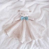 Manta de Apego Muñeco de Compañía para Bebés BE CRAFTY Oveja Perla Tejida a Mano