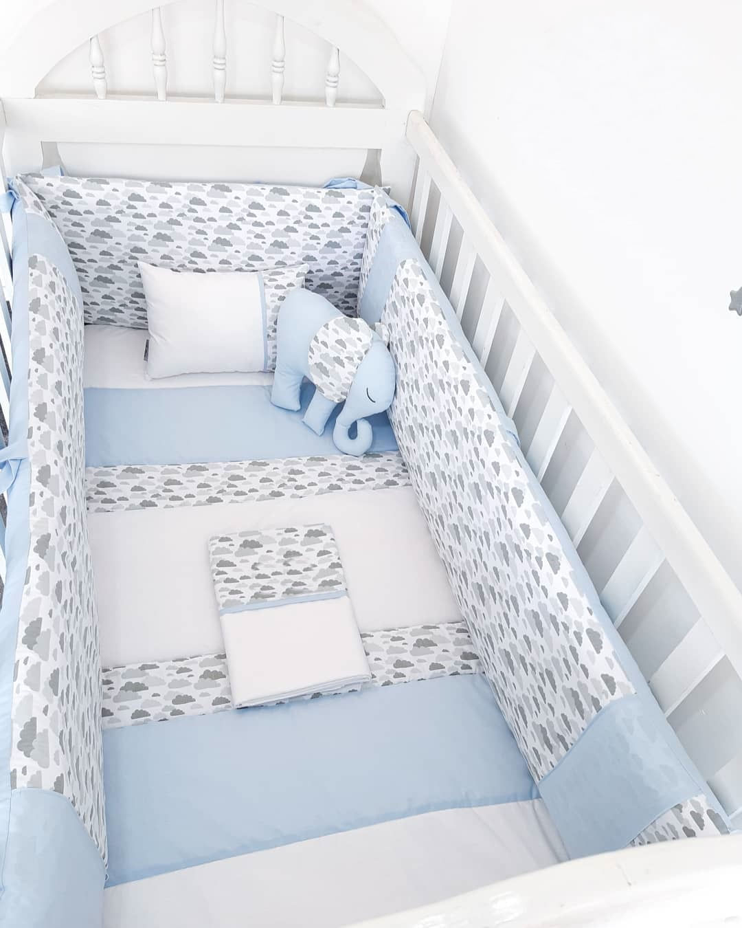 Protector Lateral Parachoques de Cuna BABYTU Diseño Nubecitas Celeste