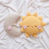 Pack x 2 Cojines Decorativos para Cuna de Bebé BE CRAFTY Sol y Luna Tejidos a Mano