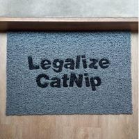 Tapete tipo NOMAD o Felpudo Atrapa Mugre Gris Legalize Catnip