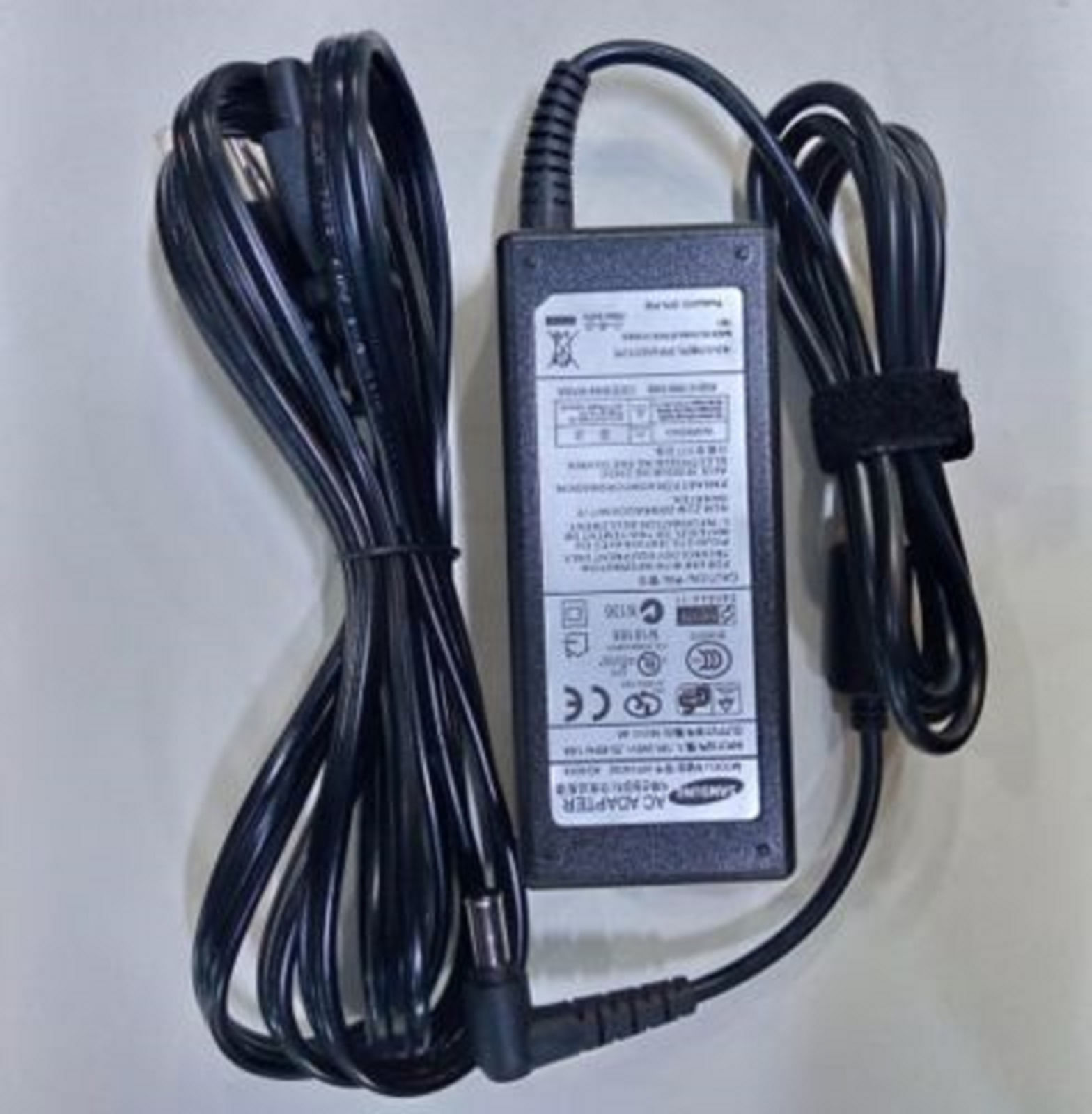 Cargador Genérico Para Laptop Compatible Con Samsung 14v4 6.5.4,4