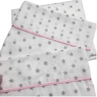 Sabanas de cuna 3 piezas diseño estrellitas plomas niña incluye amohadita BABYTU