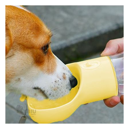 Dispensador Portatil en Forma de Manzana para Perro Amarillo