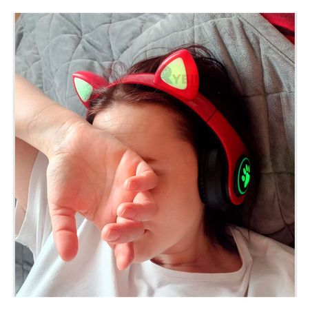 Audifonos con Diseño de Gato Color Rojo Y+Papel de Regalo