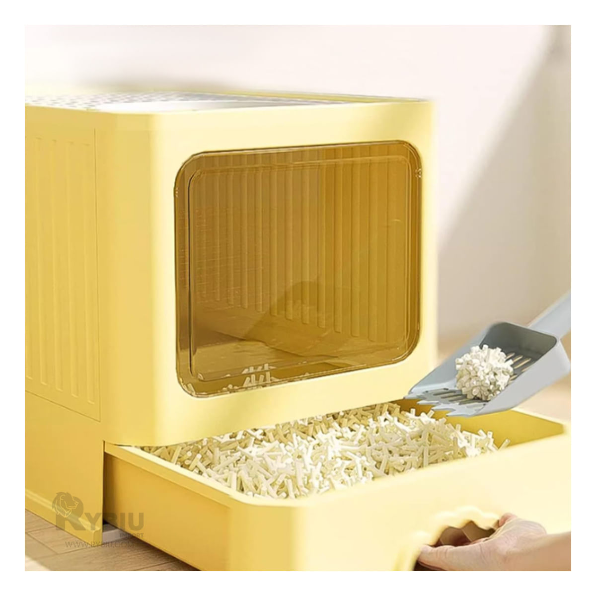 Arenero Practico Cerrado en Tono Amarillo Y+Agendita