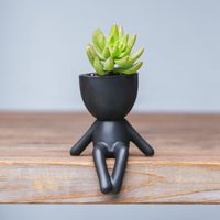 Maceta de Cerámica Figura Negro Mate 11 x 11 cm.