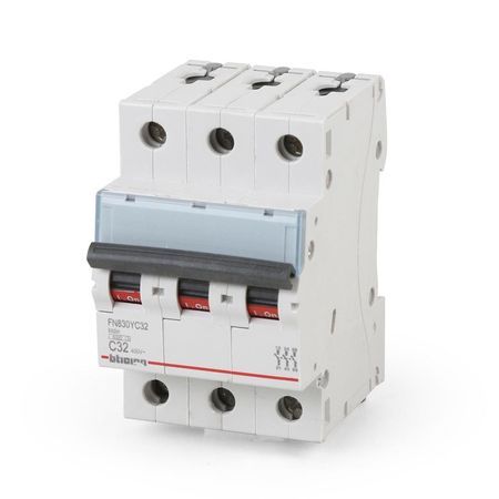 Interruptor Termomagnético Btdin 3x32A Blanco Bticino