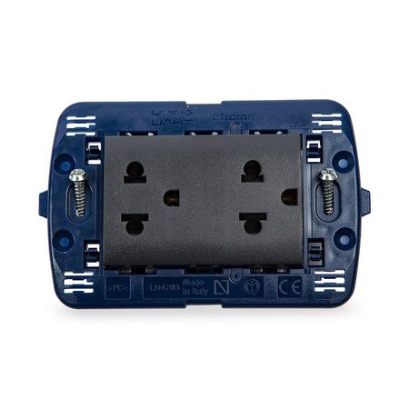 Toma Universal + T Dupl Living Light Bticino