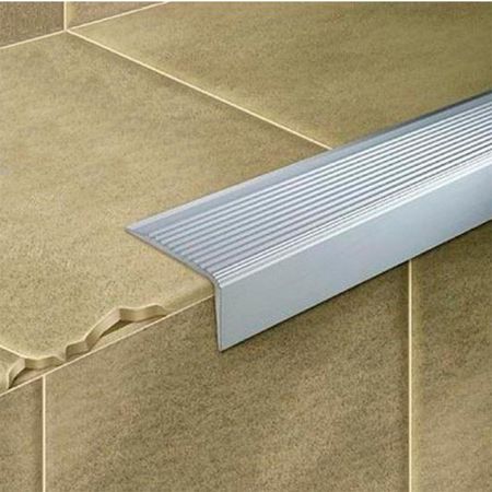 Borde simple para escalera Aluminio Mate 240x2.5cm Kantu