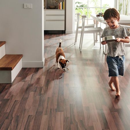 Piso Laminado AC3 6 mm Nogal Caja:3.234 m2 Eurohome