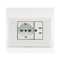 TOMACORRIENTE DOBLE 1 SCHUKO Y 1 AMERICANO SINTHESI S17 PLACA BLANCA Y DADOS BLANCOS