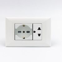 TOMACORRIENTE DOBLE 1 SCHUKO Y 1 UNIVERSAL CON TIERRA SINTHESI S22 PLACA BLANCA Y DADOS BLANCOS
