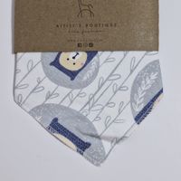 Bandana de algodón con diseño de muñecos azules para bebe RN hasta los 6m Aititi´s Kids