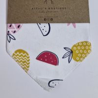 Bandana de algodón con diseño de piñas para bebe RN hasta los 6m Aititi´s Kids