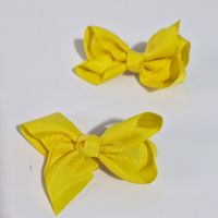 Par de ganchos amarillos oscuro para el cabello para niñas Aititi´s Kids