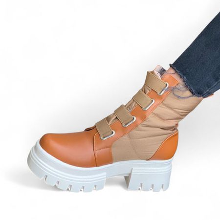 Botin Mujer Impermiable Taco 5 2086L-65 Color Camel Talla 35