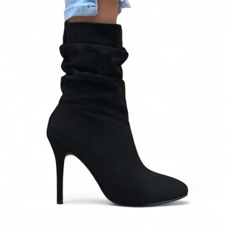 Botin Mujer Corrugado Aguja Taco 9 2086L-68 Color Negro Charol Talla 35