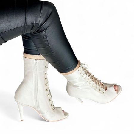 Botin Mujer Abierto Satinado Taco 9 1299 5C-85 Color Beige Talla 38