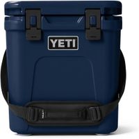 COOLER ROADIE 24 2.0 DURO CON CORREA DE HOMBRO YETI | AZUL