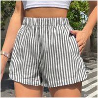 Short casual Lino Rayas con bolsillos
