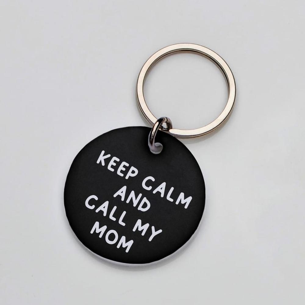 Placa de identificación perros gatos Keep Calm Mom Negro