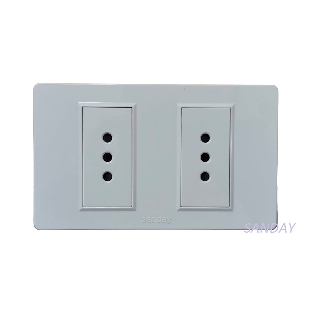TOMACORRIENTE DOBLE 3 EN LINEA PLACA BLANCA Y DADOS BLANCOS SANDAY