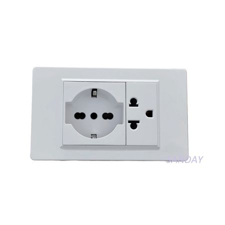 TOMACORRIENTE DOBLE 01 SCHUKO Y 01 UNIVERSAL CON TIERRA PLACA BLANCA Y DADOS BLANCOS SANDAY