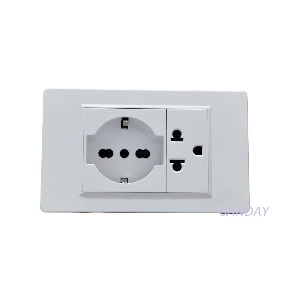 TOMACORRIENTE DOBLE 01 SCHUKO Y 01 UNIVERSAL CON TIERRA PLACA BLANCA Y DADOS BLANCOS SANDAY