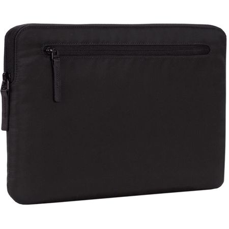 Funda Compacta Incase con Nylon de Vuelo para Macbook Pro de 15 y 16 Seleccionados Negro 1699285-REG
