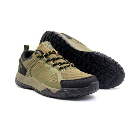 Zapatilla Outdoor Azva Modelo Caraz verde y negro talla 39