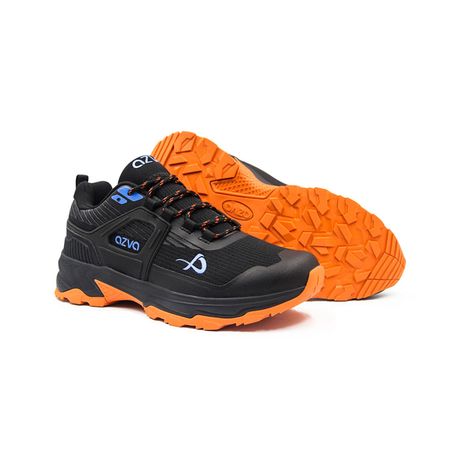 Zapatilla Outdoor Azva Modelo Rurec negro y coral talla 40