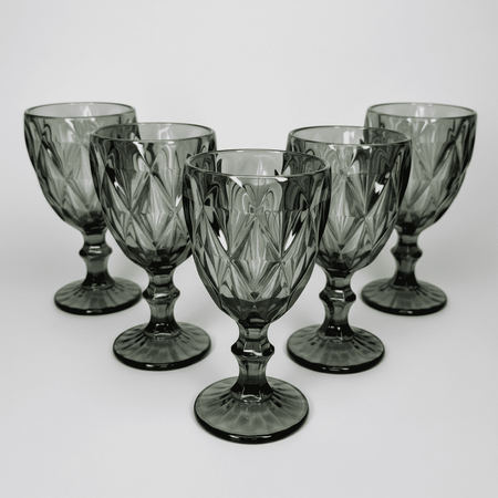 Copas Vintage Labradas de Vidrio Gris  Elegancia para Vino o Agua