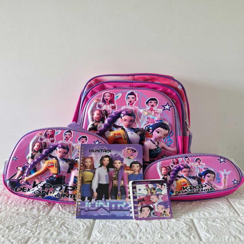 Set Mochila Las Guerreras K-pop Huntrix Cazadoras de demonios Fucsia