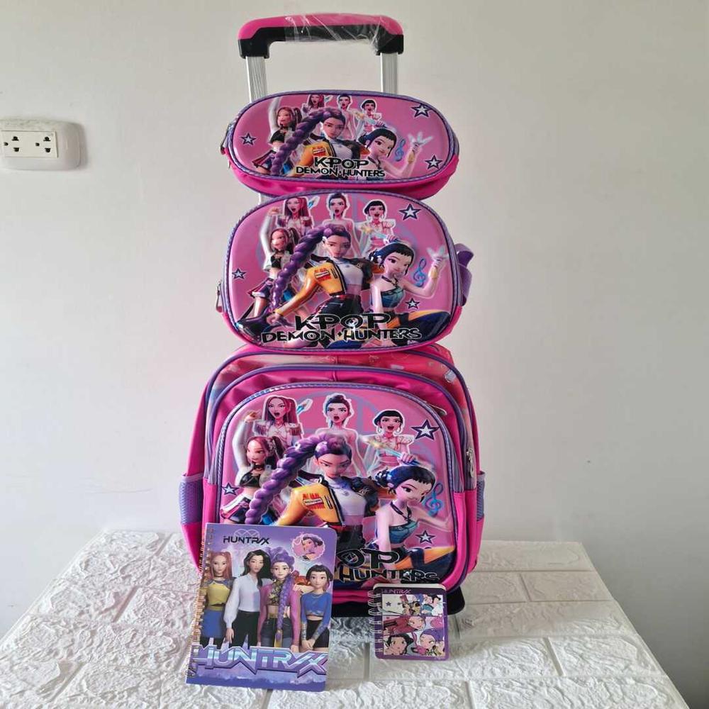 Set Mochila con Ruedas Kpop Las Guerreras K-pop Huntrix Cazadoras de demonios Fucsia