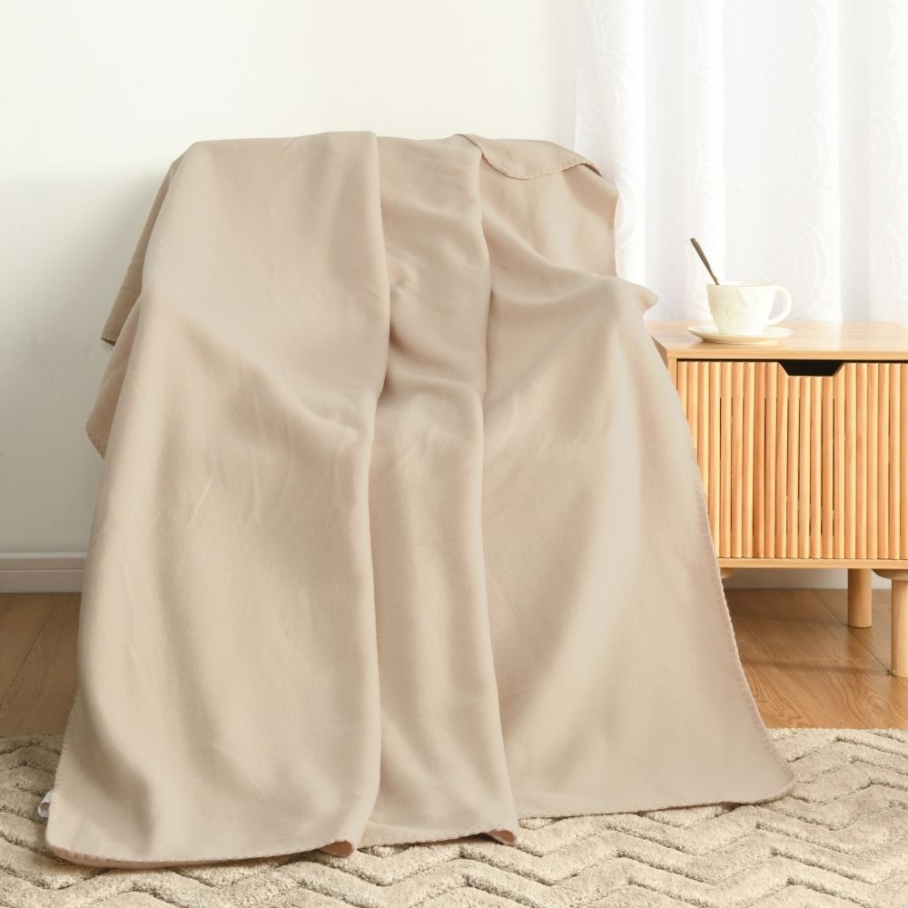 Manta Polar Carmesí con borde 130x170cm