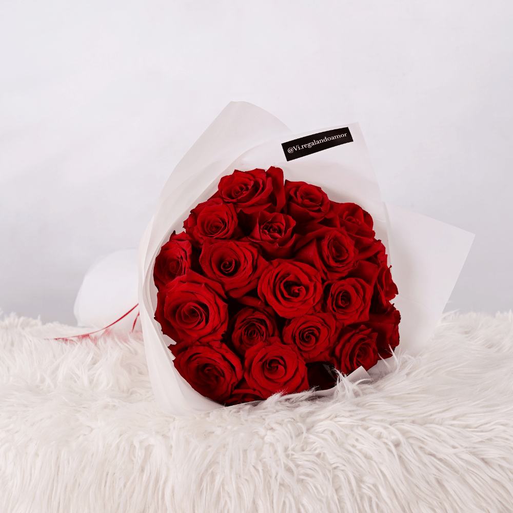 Ramo Clásico de 24 Rosas Rojas