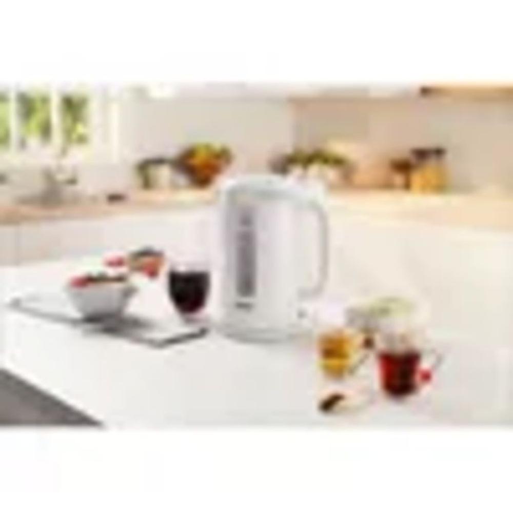 Hervidor plástico Oster de 3.5 litros en color blanco  BVSTKT35W