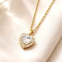 Collar Corazón Dorado con Piedra Brillante Joyería Elegante Mujer