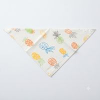 Babero Bandana de Algodón Suave Blanco para Bebés Diseño de Piñas Multicolores