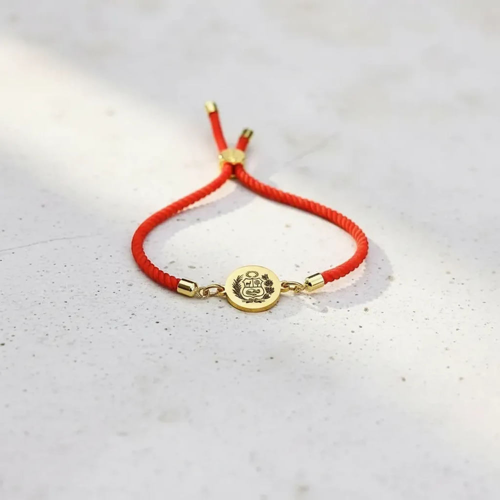 Pulsera Escudo del Perú Ajustable en Acero Inoxidable Hilo Rojo