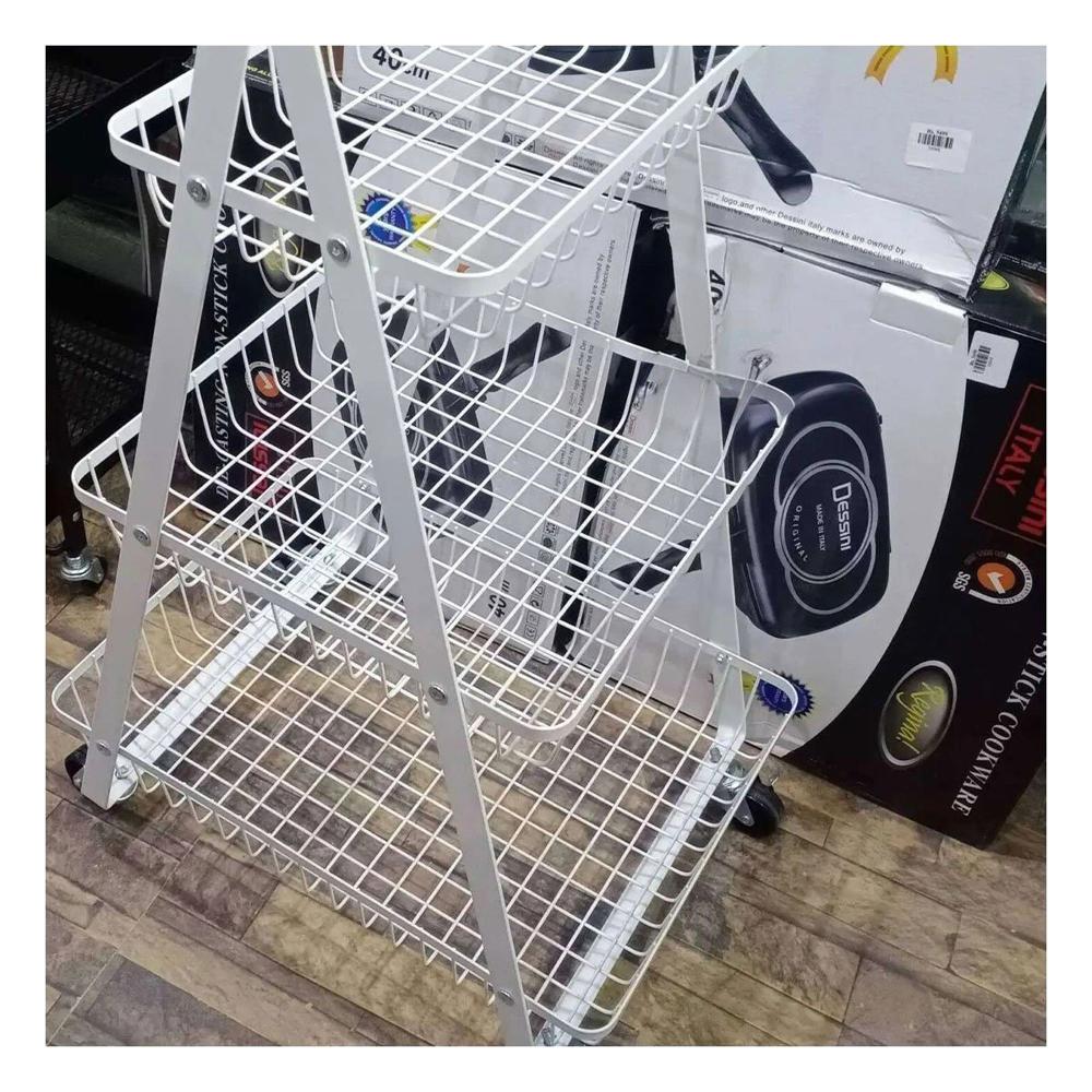 Estante Blanco Triangular con 3 Niveles y Ruedas en Estructu