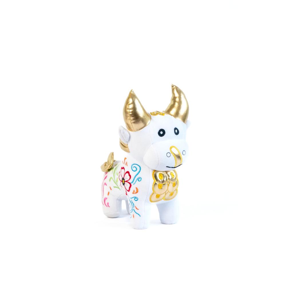 Torito de Pucará Blanco con Caja de Retablo Ayacuchano